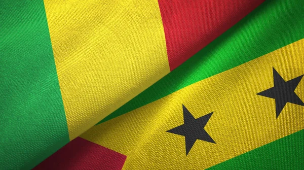 Mali e Sao Tome e Principe due bandiere tessuto, tessitura del tessuto — Foto Stock