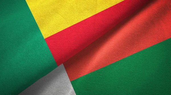 베냉과 마다가스카르 2 플래그 직물 천, 직물 감촉 — 스톡 사진