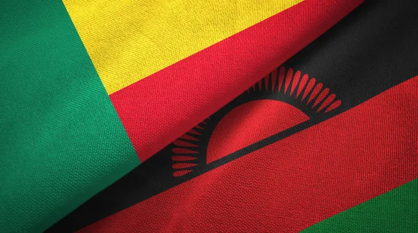 Benin e Malawi due bandiere tessuto, tessitura del tessuto — Foto Stock