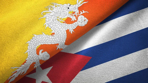Bhoutan et Cuba deux drapeaux tissu textile, texture du tissu — Photo