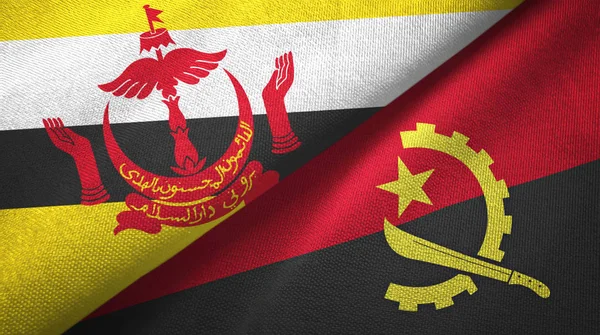 Brunei e Angola duas bandeiras pano têxtil, textura de tecido — Fotografia de Stock