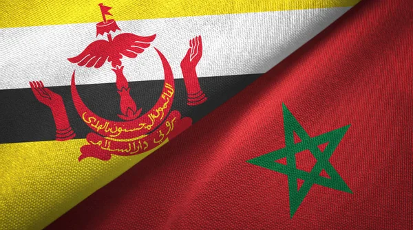 Brunei en Marokko twee vlaggen textiel doek, stof textuur — Stockfoto