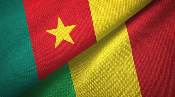 Kamerun és Mali két zászló textil ruhával, szövet textúra — Stock Fotó