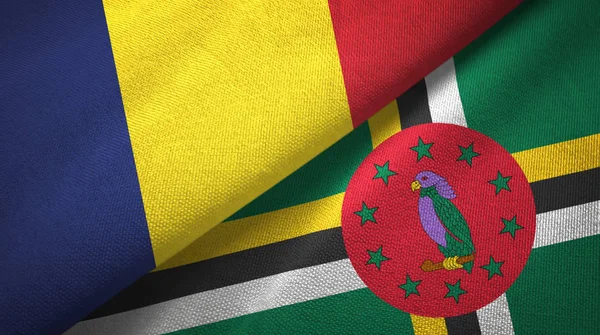 Tchad et Dominique deux drapeaux tissu textile, texture du tissu — Photo