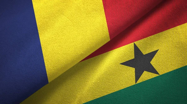 Tchad och Ghana två flaggor textil trasa, tyg konsistens — Stockfoto