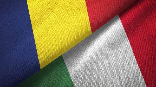 Tchad och Italien två flaggor textil tyg, tyg konsistens — Stockfoto