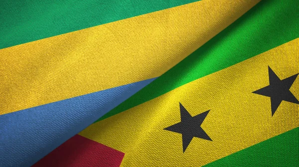 Gabon en Sao Tome en principe twee vlaggen textiel doek, weefsel textuur — Stockfoto