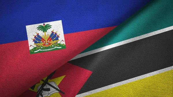 Haiti ve Mozambik iki bayraklar tekstil kumaş, kumaş doku