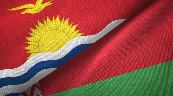 Kiribati ve Beyaz Rusya iki bayraklar tekstil kumaş, kumaş doku 