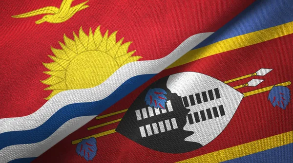 Kiribati y Eswatini Swazilandia dos paños textiles banderas — Foto de Stock