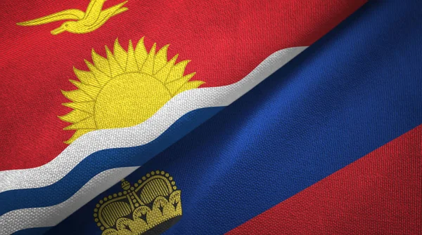 Kiribati y Liechtenstein dos banderas tela textil, textura de la tela — Foto de Stock