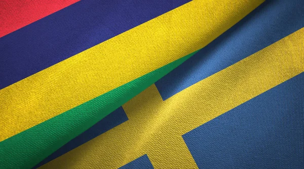 Maurice et la Suède deux drapeaux tissu textile, texture du tissu — Photo