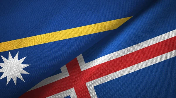 Ναουρού και της Ισλανδίας δύο σημαίες υφαντό ύφασμα, υφή υφάσματος — Φωτογραφία Αρχείου