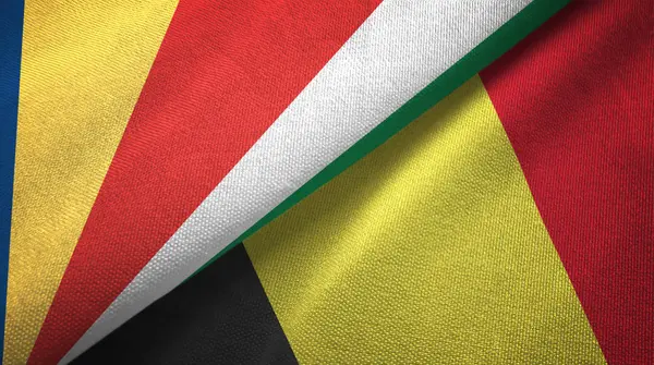 Seychelles e Belgio due bandiere tessuto, tessitura tessuto — Foto Stock