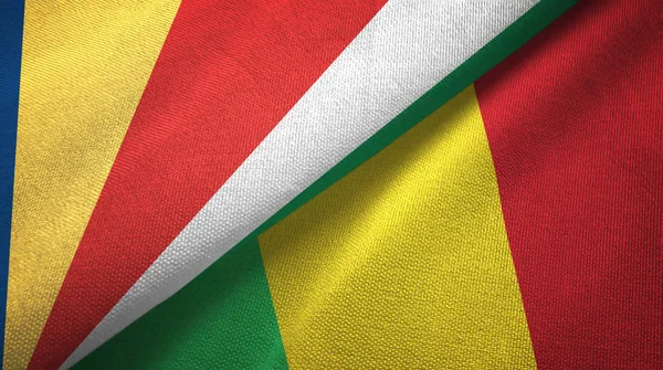 Seychelles e Mali due bandiere tessuto, tessitura tessuto — Foto Stock