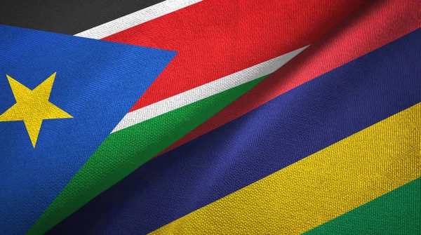 Jižní Súdán a Mauricius dvě vlajky textilní tkaniny, textura textilií — Stock fotografie