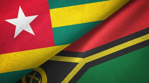 Togo e Vanuatu due bandiere tessuto, tessitura del tessuto — Foto Stock