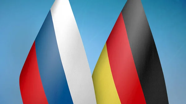 Ρωσία Και Γερμανία Δύο Σημαίες Μαζί Μπλε Φόντο — Φωτογραφία Αρχείου