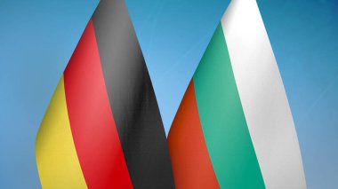 Almanya ve Bulgaristan 'ın bayrakları mavi arkaplandalar