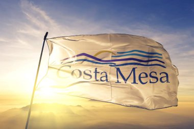 ABD bayrağı dalgalanan Kaliforniya 'dan Costa Mesa