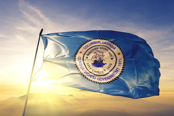 美国国旗飘扬的佐治亚州哥伦布 — 图库照片