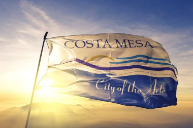ABD bayrağı dalgalanan Kaliforniya 'dan Costa Mesa