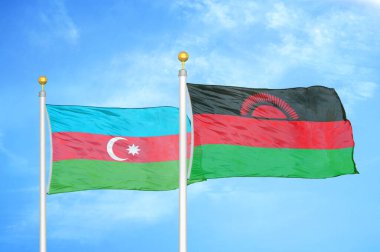 Azerbaycan ve Malawi bayrak direkleri ve mavi bulutlu arka planda iki bayrak