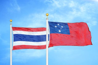 Tayland ve Samoa bayrak direkleri üzerinde iki bayrak ve mavi bulutlu arka plan