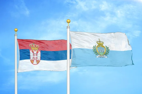 Sérvia San Marino Duas Bandeiras Mastins Azul Céu Nublado Fundo — Fotografia de Stock