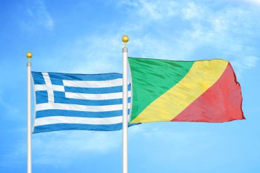 Yunanistan ve Kongo bayrak direkleri ve mavi bulutlu arka planda iki bayrak