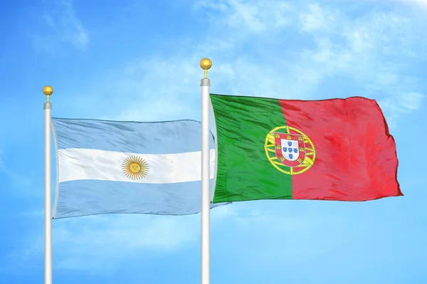 Argentina Portugal Dos Banderas Sobre Asta Bandera Fondo Azul Cielo — Foto de Stock