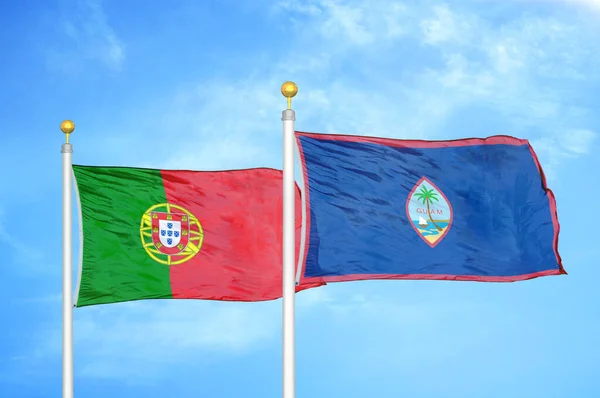 Portugal Guam Dos Banderas Sobre Asta Bandera Fondo Azul Cielo — Foto de Stock