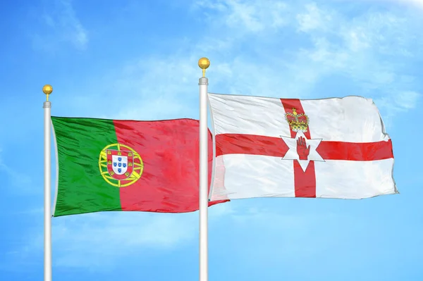 Portugal Irlanda Norte Duas Bandeiras Mastins Bandeira Azul Céu Nublado — Fotografia de Stock