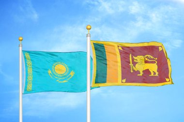 Kazakistan ve Sri Lanka bayrak direkleri ve mavi bulutlu arka planda iki bayrak