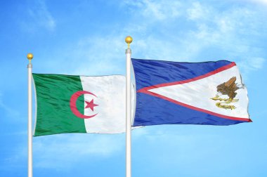 Cezayir ve Amerikan Samoası bayrak direkleri ve mavi bulutlu arka planda iki bayrak