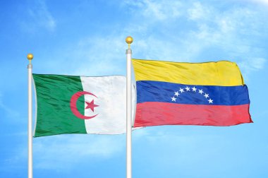 Cezayir ve Venezuela bayrak direkleri ve mavi bulutlu arka planda iki bayrak
