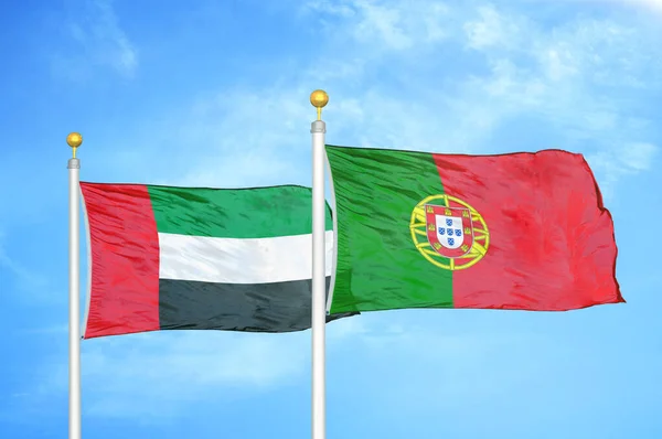 Объединенные Арабские Эмираты Португалия Два Флага Флагштоках — стоковое фото