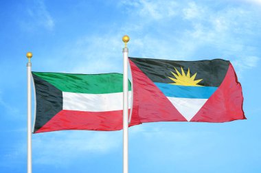 Kuveyt, Antigua ve Barbuda bayrak direğinde iki bayrak ve mavi bulutlu gökyüzü arkaplanı