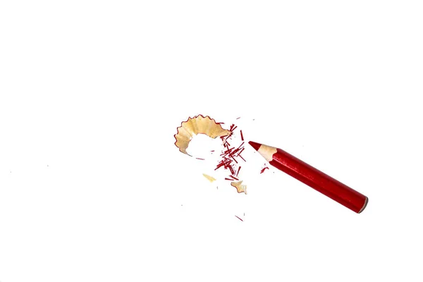 Beyaz arkaplanda renkli kalemler