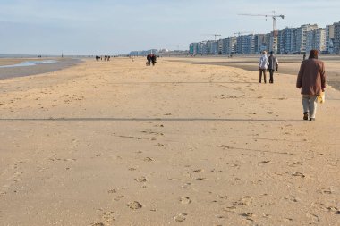 Kışın Belçika 'nın boş kıyıları