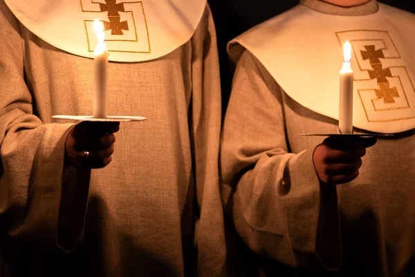 Gente Que Maneja Velas Las Manos Navidad Lucia Vacaciones —  Fotos de Stock