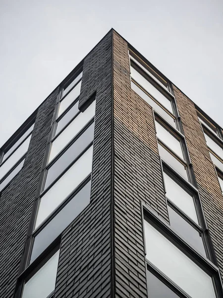 Modern mimari yapı windows refflection güzel ay, cam