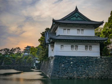 Tokyo İmparatorluk Bahçeleri alanının Giriş Kapısı kalesi