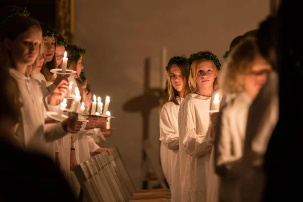 Vaxjo Suecia Diciembre 2017 Tradición Sueca Lucía Celebra Iglesia Vaxjo — Foto de Stock