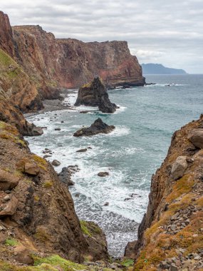 Portekiz, Madeira Adası 'nda güzel bir kıyı manzarası var.