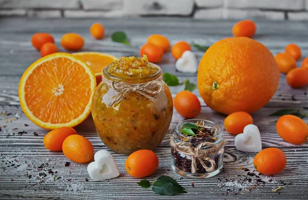 Confiture Portocale Într Borcan Sticlă Portocale Proaspete Kumquats Masă Lemn — Fotografie, imagine de stoc