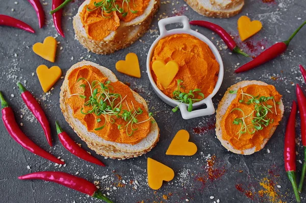 Frisch Zubereitete Butter Gewürzt Mit Paprika Chili Und Curry Frisch — Stockfoto