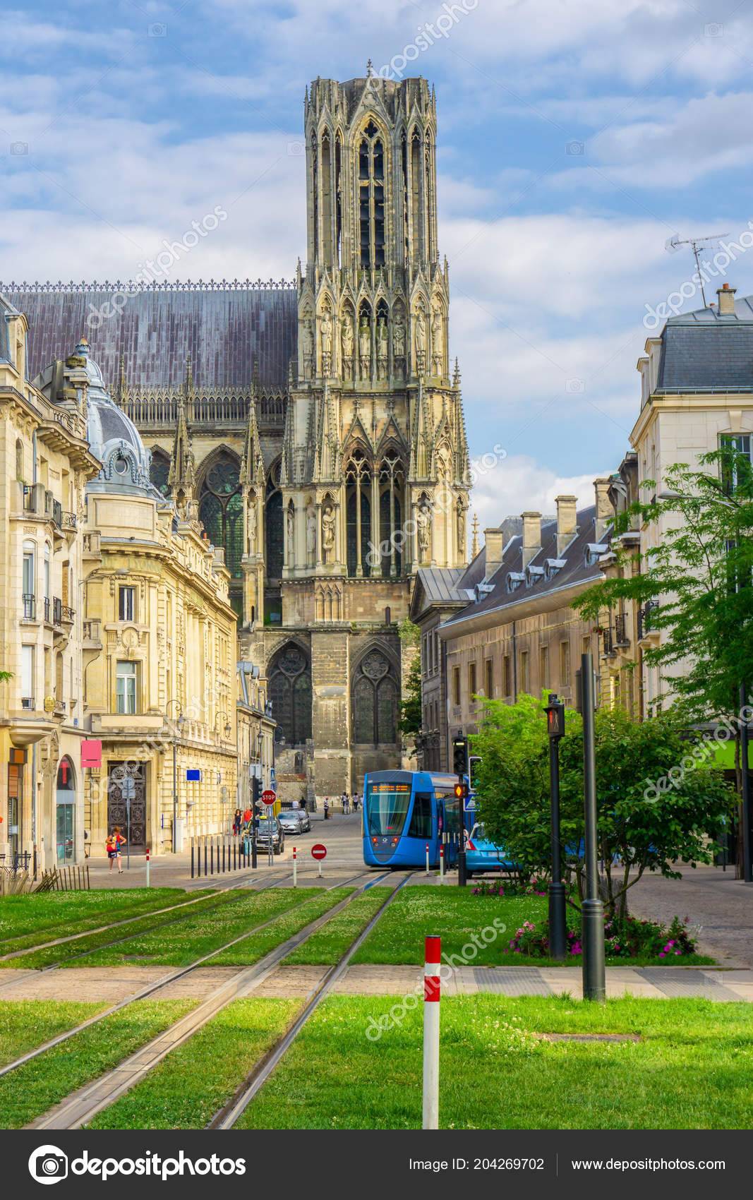 Tram Streets Architecture Reims City Champagne Ardenne Region France Stock Editorial Photo C Southtownboy Tram Streets Architecture Reims City Champagne Ardenne Region France Stock Editorial Photo C Southtownboy