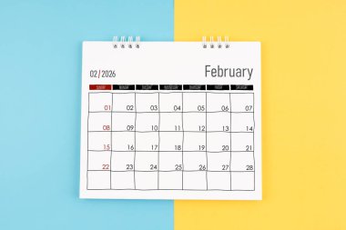 Şubat 2026 mavi ve sarı arkaplan takvimi.