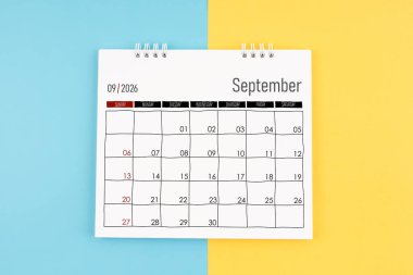 Eylül 2026 mavi ve sarı arkaplan takvimi.